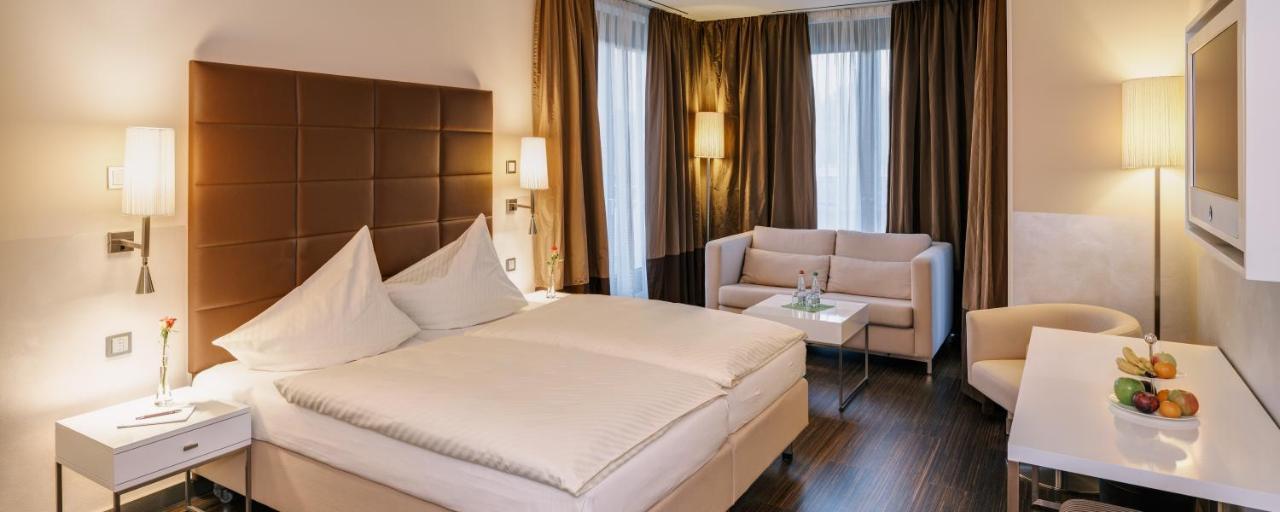 Hotel Eberhards Am Wasser Битигхайм-Биссинген Экстерьер фото