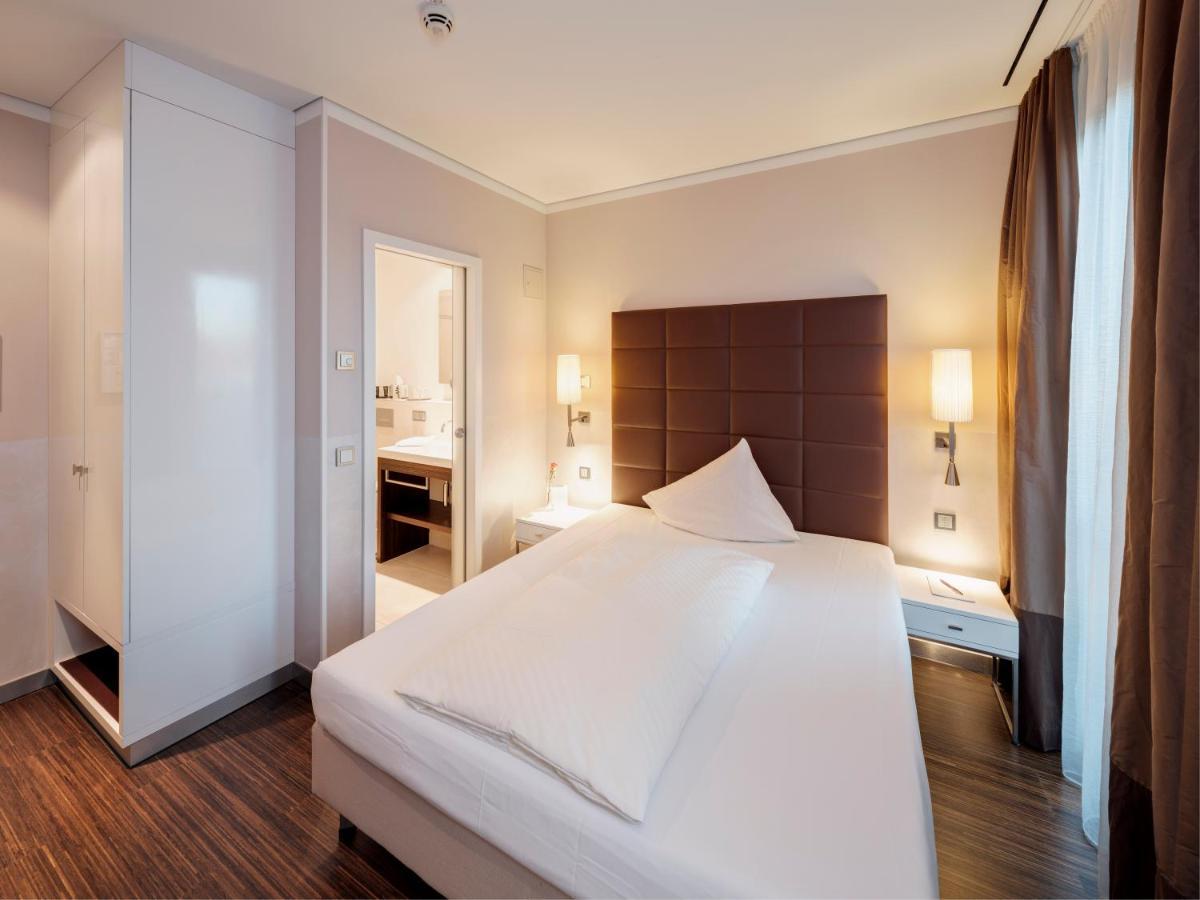 Hotel Eberhards Am Wasser Битигхайм-Биссинген Экстерьер фото